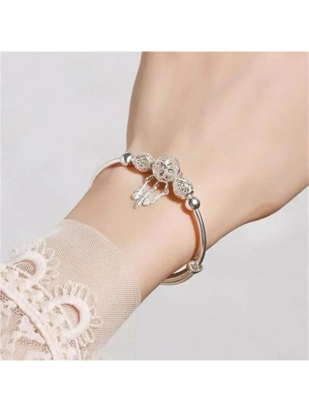 Retro Round Bead Bangle - Picture 3 of 4